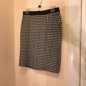 Forever 21 houndstooth skirt
